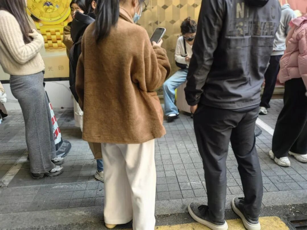 “只想要回金条”!深圳水贝又有平台“跑路” 记者实探:或祸起类期货私盘!(3) “只想要回金条”!深圳水贝又有平台“跑路” 记者实探:或祸起类期货私盘!(3)